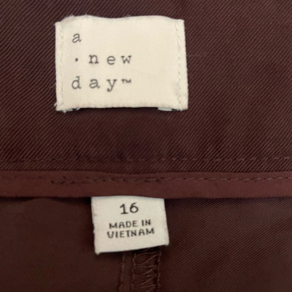 205. a new day Womens Trousers, Size 16, Deep Purple, EUC - Picture 4 of 5